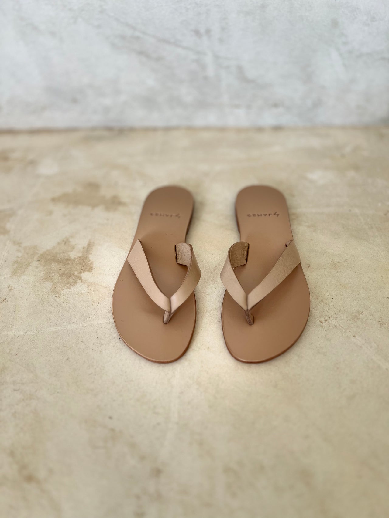 Gal Sandal
